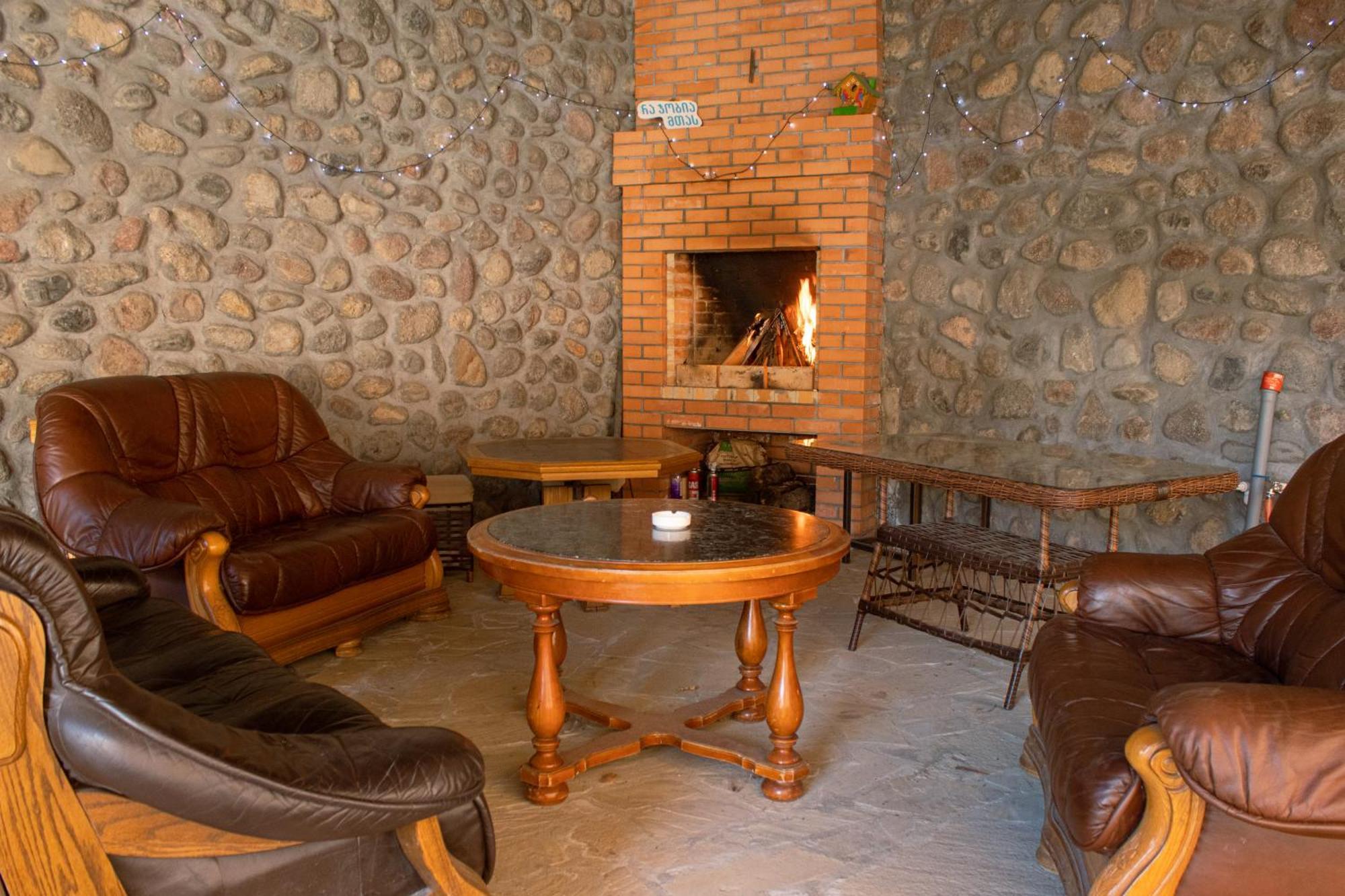 Guest House Oxygen Kazbegi Exterior foto